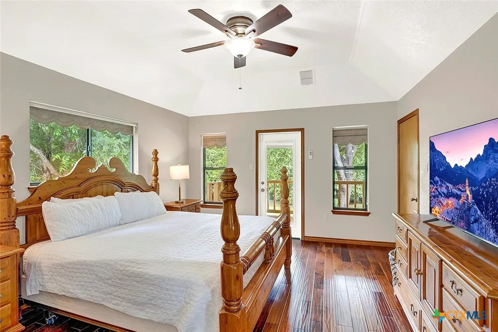 48 River Oak Drive Seguin, TX 78155
