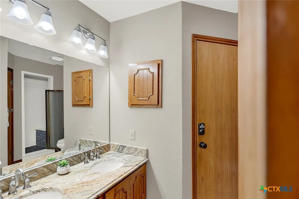 48 River Oak Drive Seguin, TX 78155
