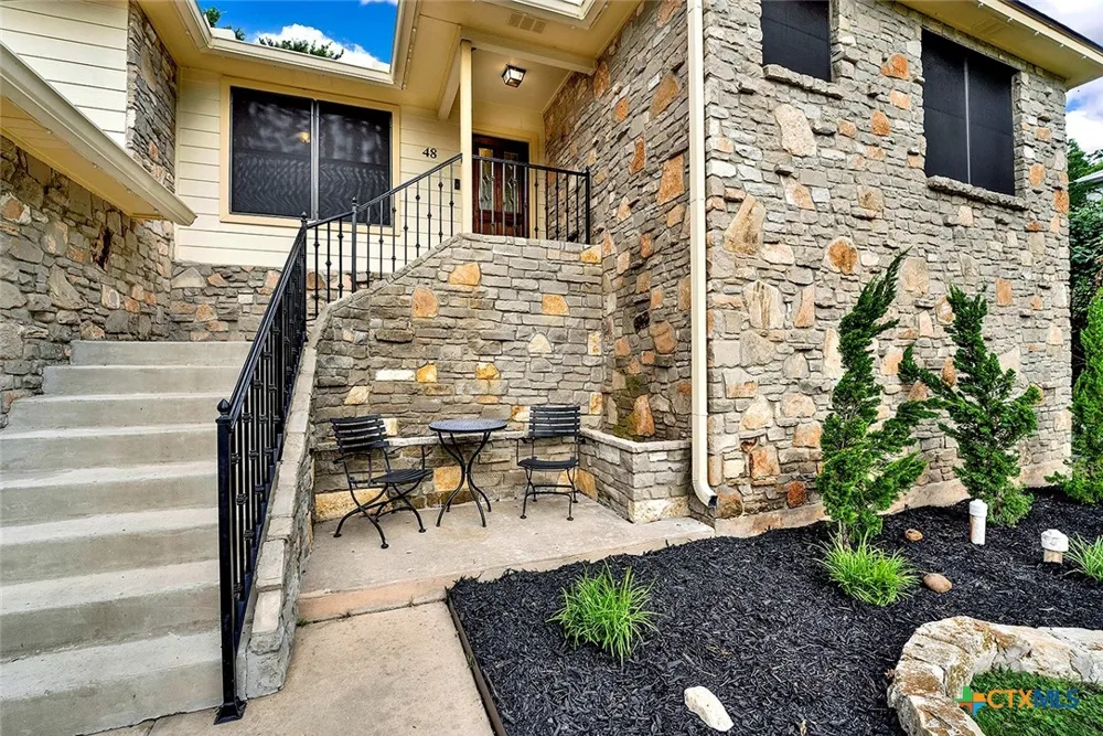 48 River Oak Drive Seguin, TX 78155