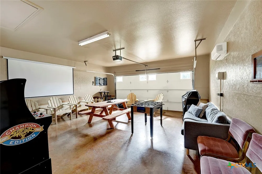 48 River Oak Drive Seguin, TX 78155