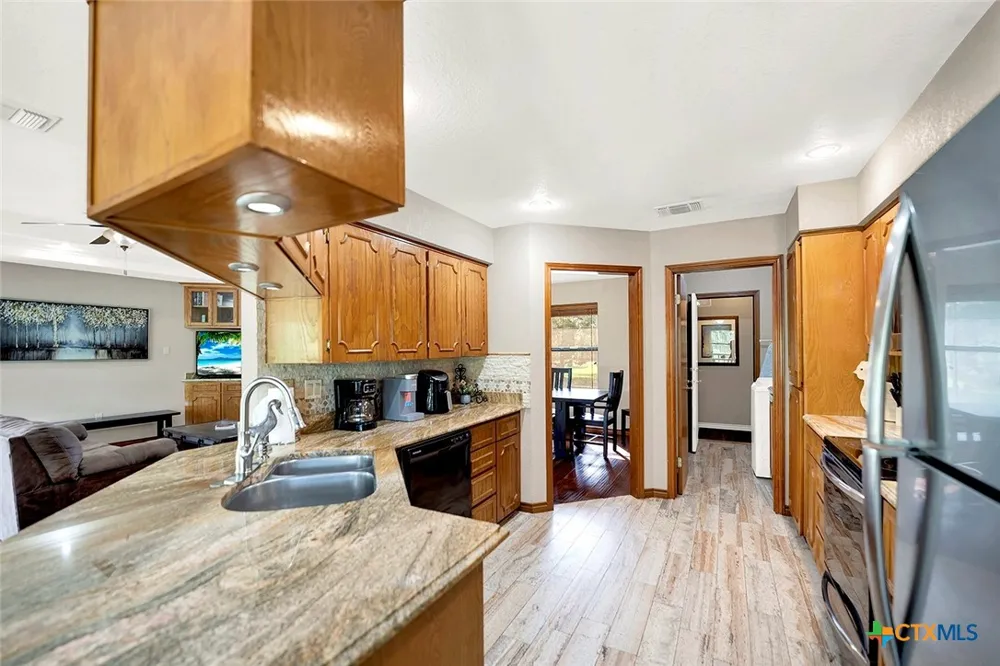 48 River Oak Drive Seguin, TX 78155