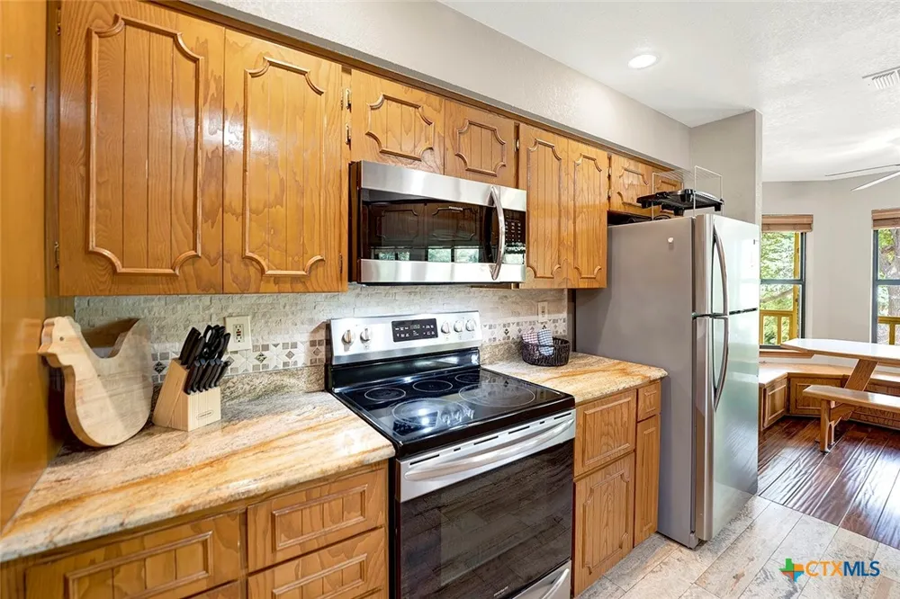 48 River Oak Drive Seguin, TX 78155