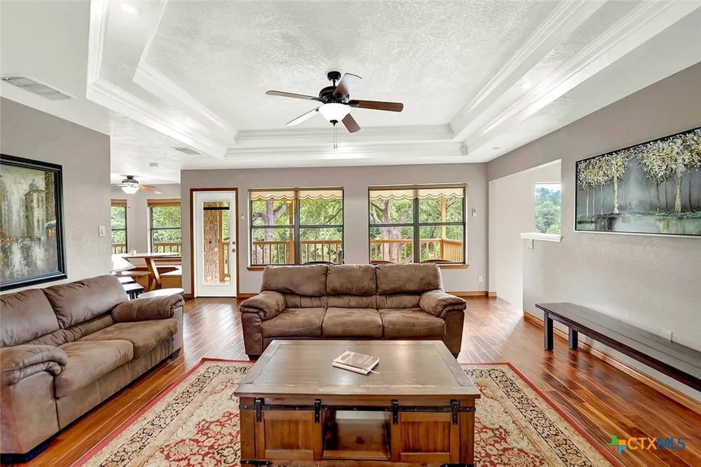 48 River Oak Drive Seguin, TX 78155