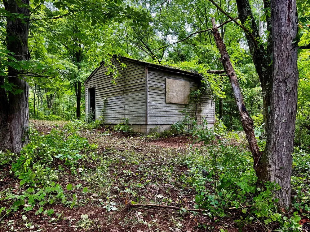 150 Weaver Road Elizaville, NY 12523
