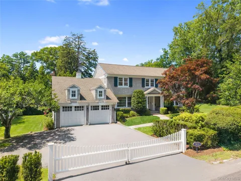 911 Cove Road