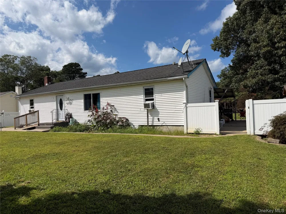 73 Michigan Avenue Bay Shore, NY 11706