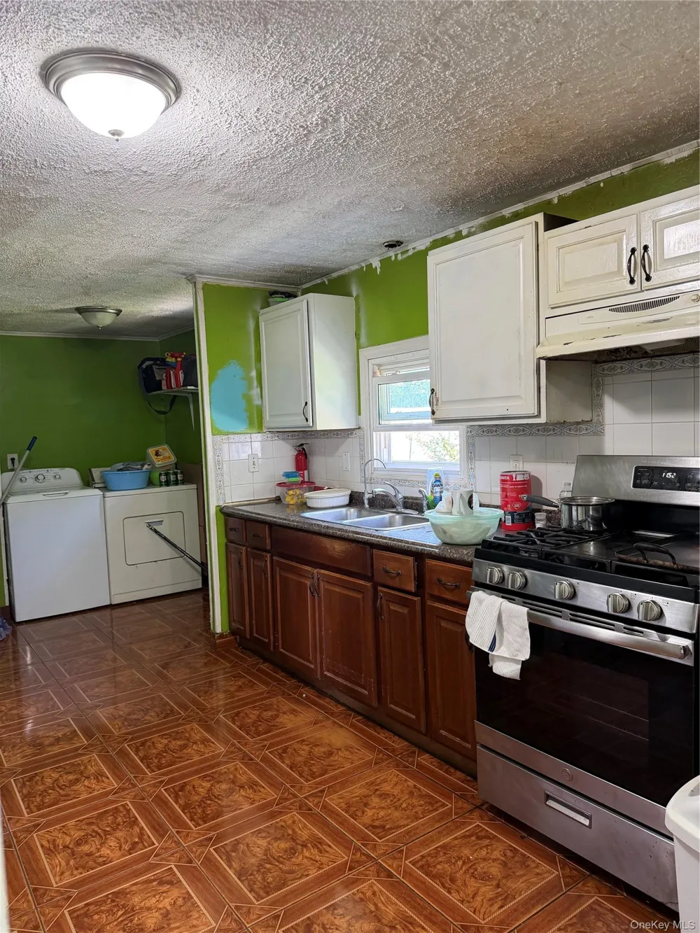 73 Michigan Avenue Bay Shore, NY 11706