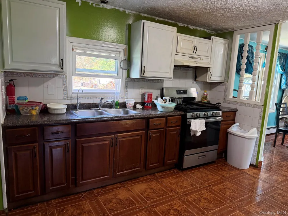 73 Michigan Avenue Bay Shore, NY 11706