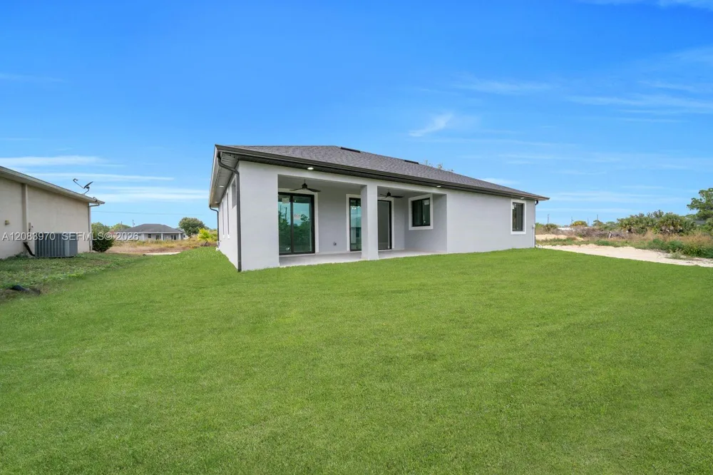 53 Susan Ave S Lehigh Acres, FL 33976