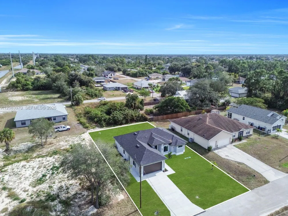 53 Susan Ave S Lehigh Acres, FL 33976