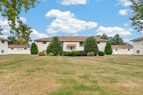 224 5th Avenue NE #8
