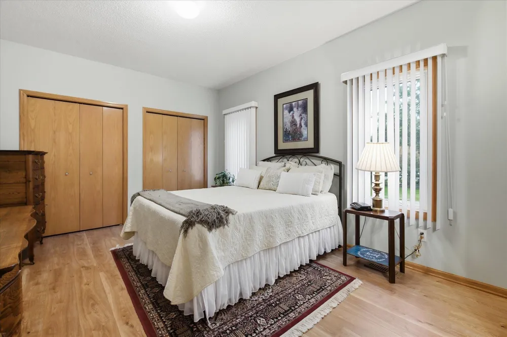 2707 River Hills Drive S Burnsville, MN 55337