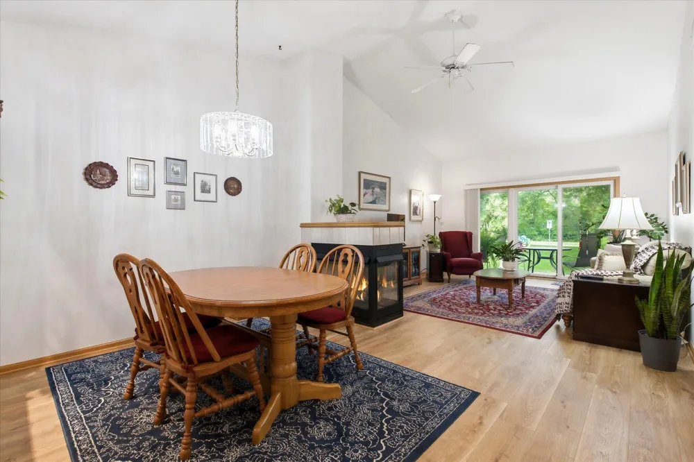 2707 River Hills Drive S Burnsville, MN 55337