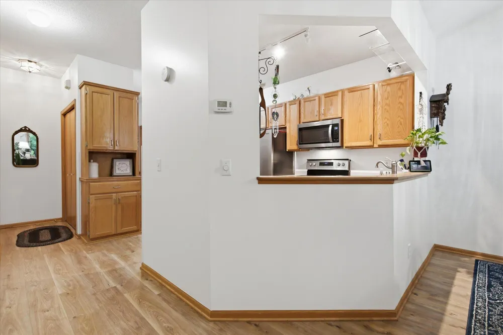 2707 River Hills Drive S Burnsville, MN 55337