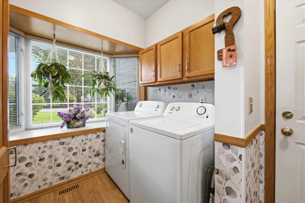 2707 River Hills Drive S Burnsville, MN 55337