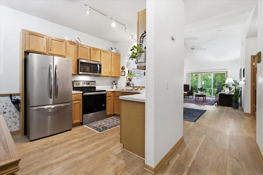 2707 River Hills Drive S Burnsville, MN 55337