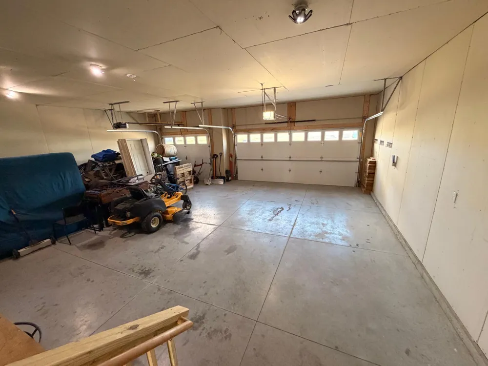 10258 Burgundy Drive Horace, ND 58047