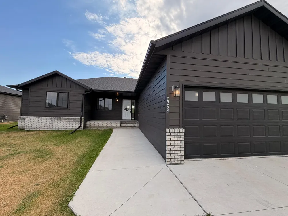 10258 Burgundy Drive Horace, ND 58047
