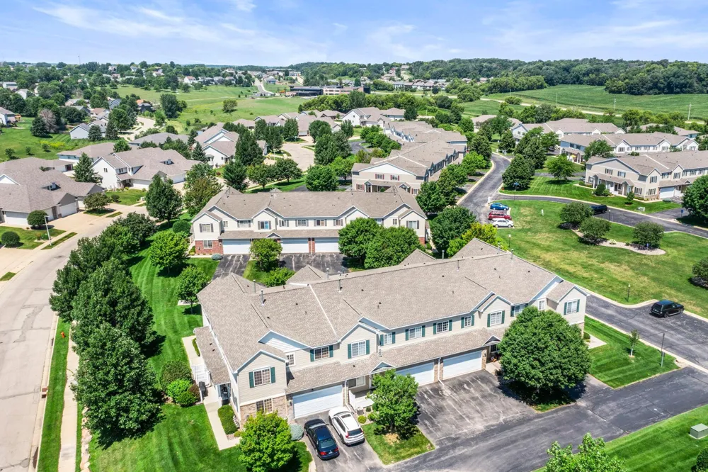 5825 Sandcherry Place NW Rochester, MN 55901