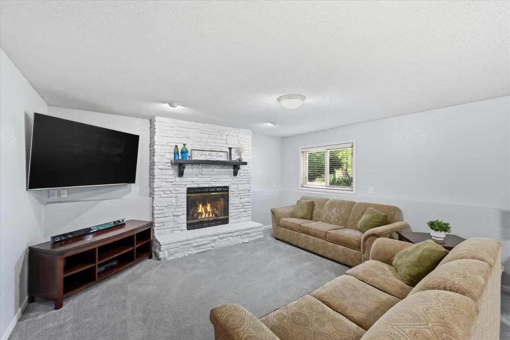 6747 Quantico Lane Maple Grove, MN 55311