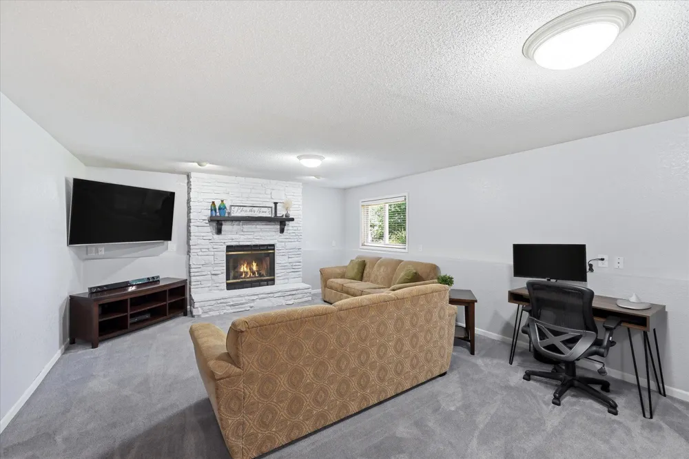 6747 Quantico Lane Maple Grove, MN 55311