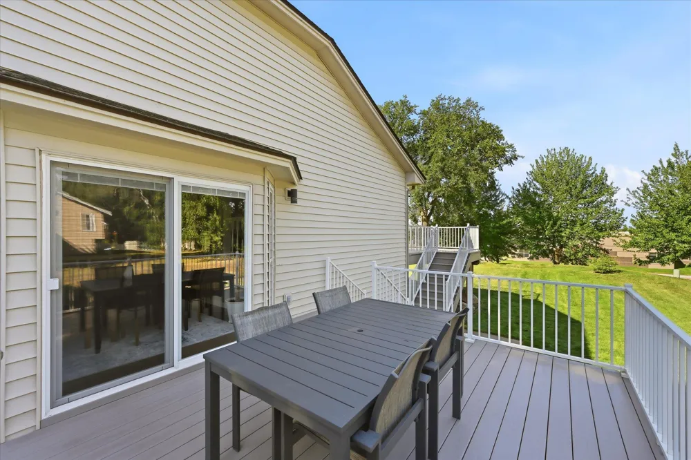 6747 Quantico Lane Maple Grove, MN 55311