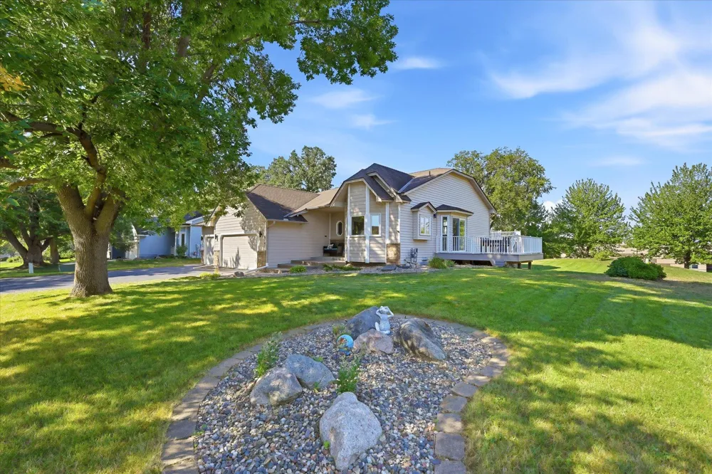 6747 Quantico Lane Maple Grove, MN 55311