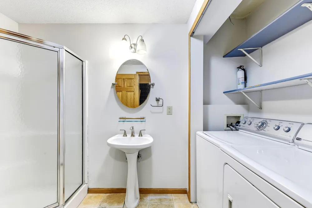 762 Elrene Court Eagan, MN 55123