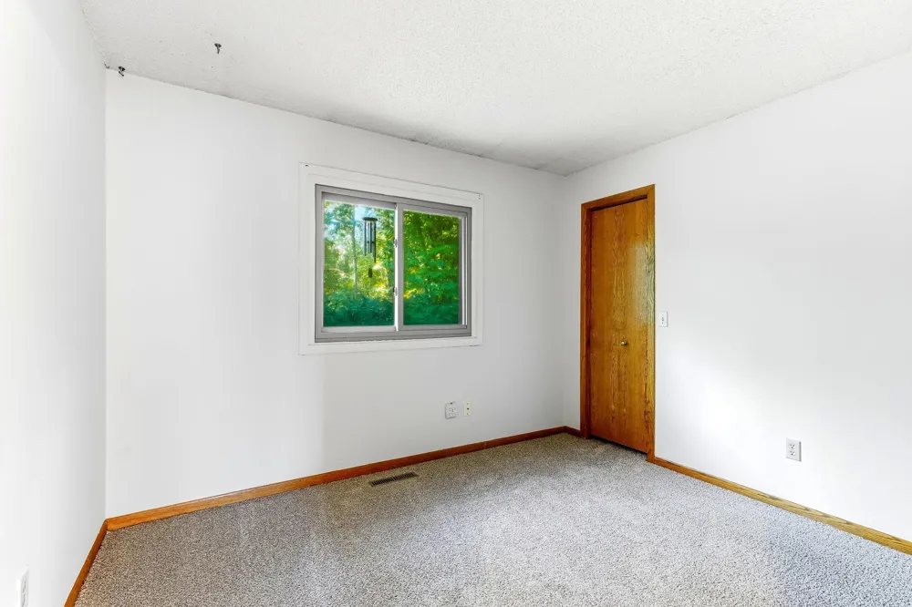 762 Elrene Court Eagan, MN 55123