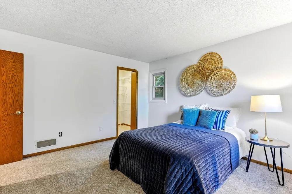 762 Elrene Court Eagan, MN 55123