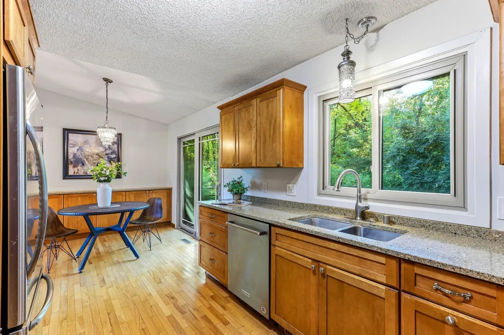 762 Elrene Court Eagan, MN 55123