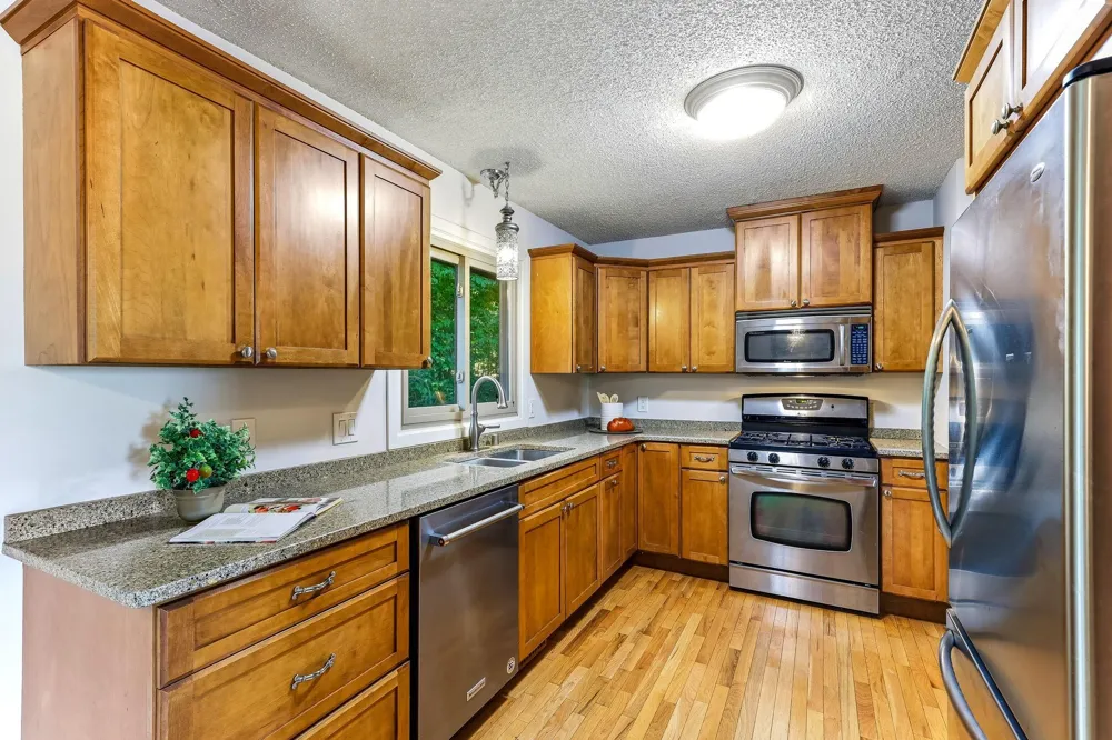 762 Elrene Court Eagan, MN 55123