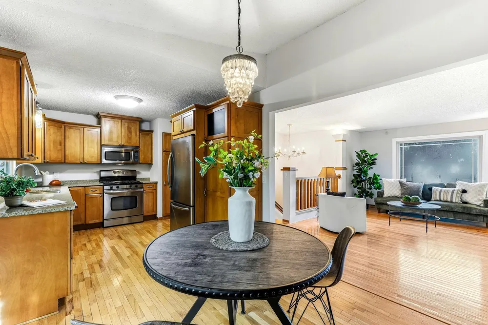 762 Elrene Court Eagan, MN 55123
