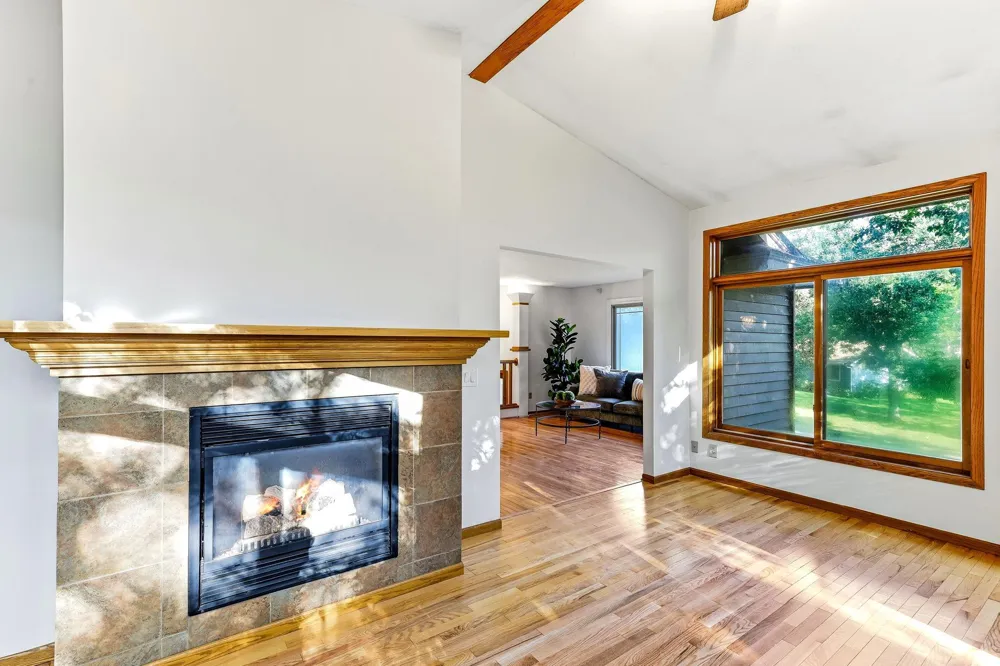 762 Elrene Court Eagan, MN 55123
