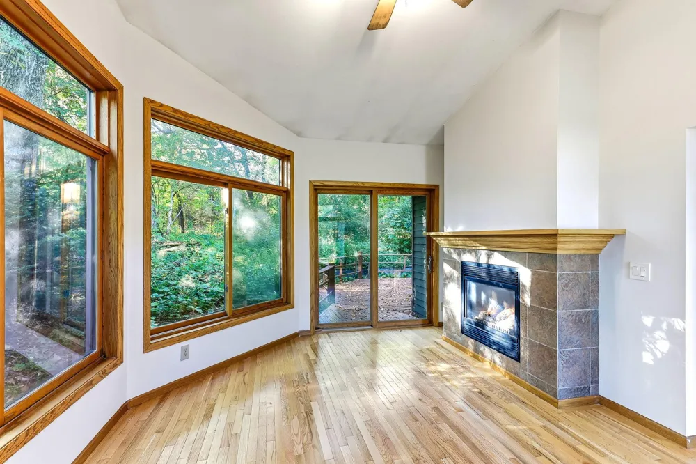 762 Elrene Court Eagan, MN 55123
