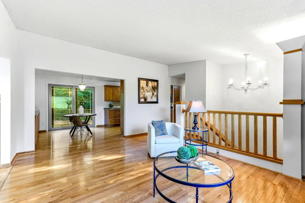 762 Elrene Court Eagan, MN 55123