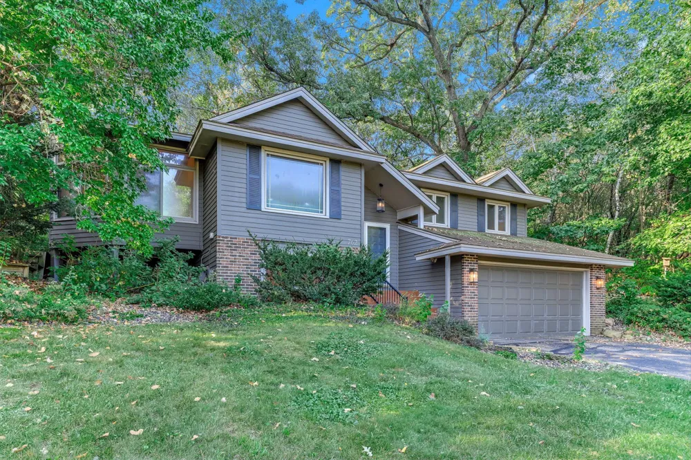 762 Elrene Court Eagan, MN 55123
