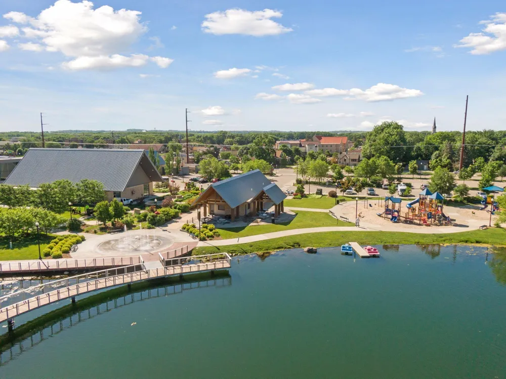 441 Pleasant Lane Chaska, MN 55318