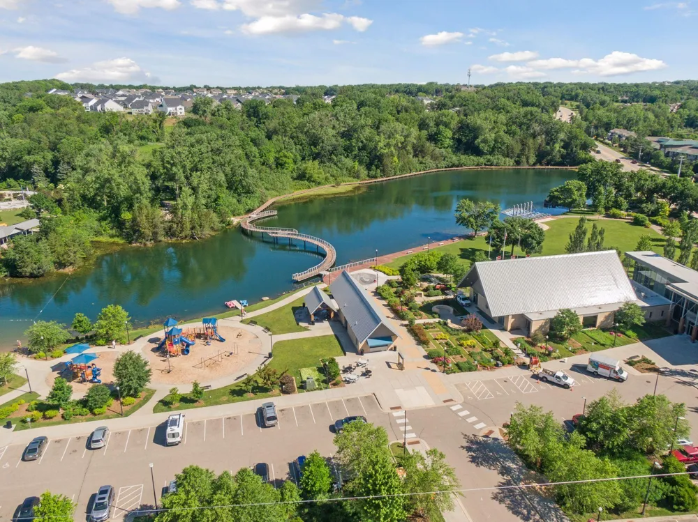 441 Pleasant Lane Chaska, MN 55318