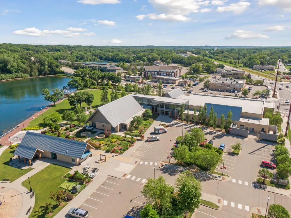 441 Pleasant Lane Chaska, MN 55318