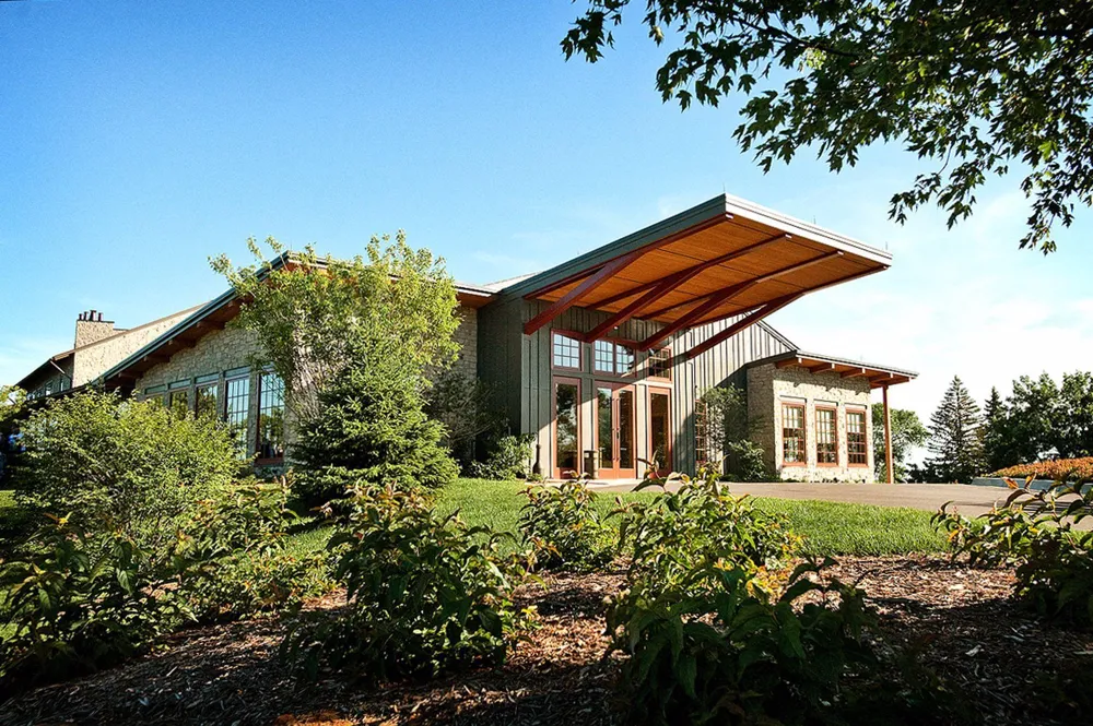441 Pleasant Lane Chaska, MN 55318