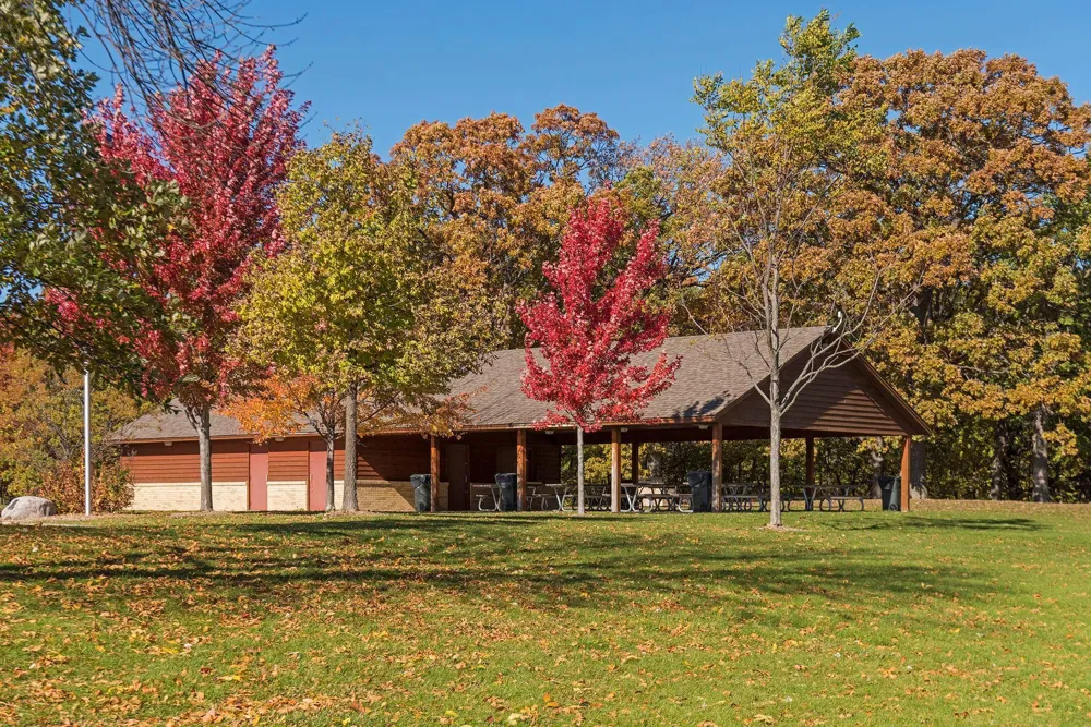 441 Pleasant Lane Chaska, MN 55318