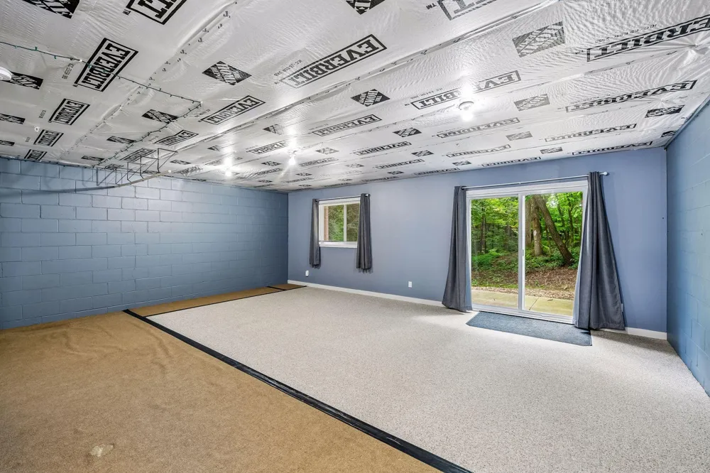 441 Pleasant Lane Chaska, MN 55318