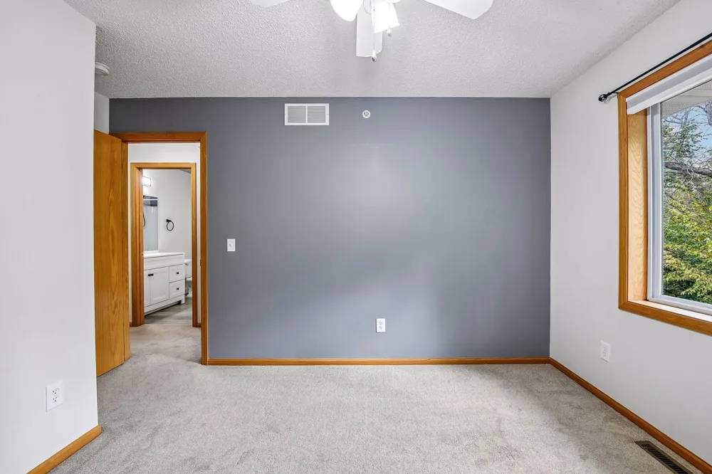 441 Pleasant Lane Chaska, MN 55318