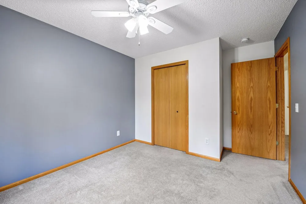 441 Pleasant Lane Chaska, MN 55318