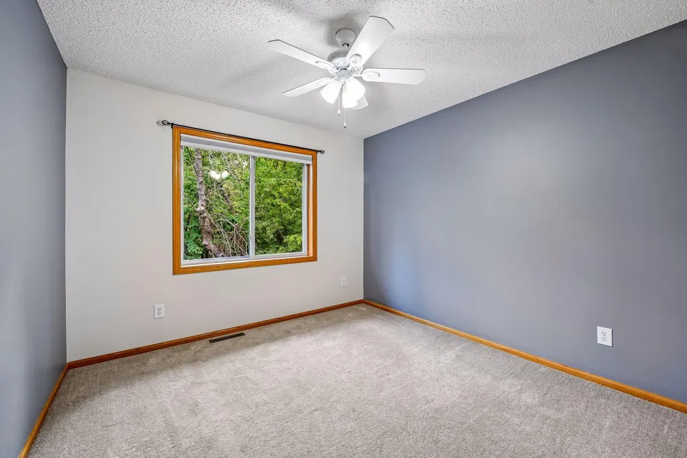 441 Pleasant Lane Chaska, MN 55318