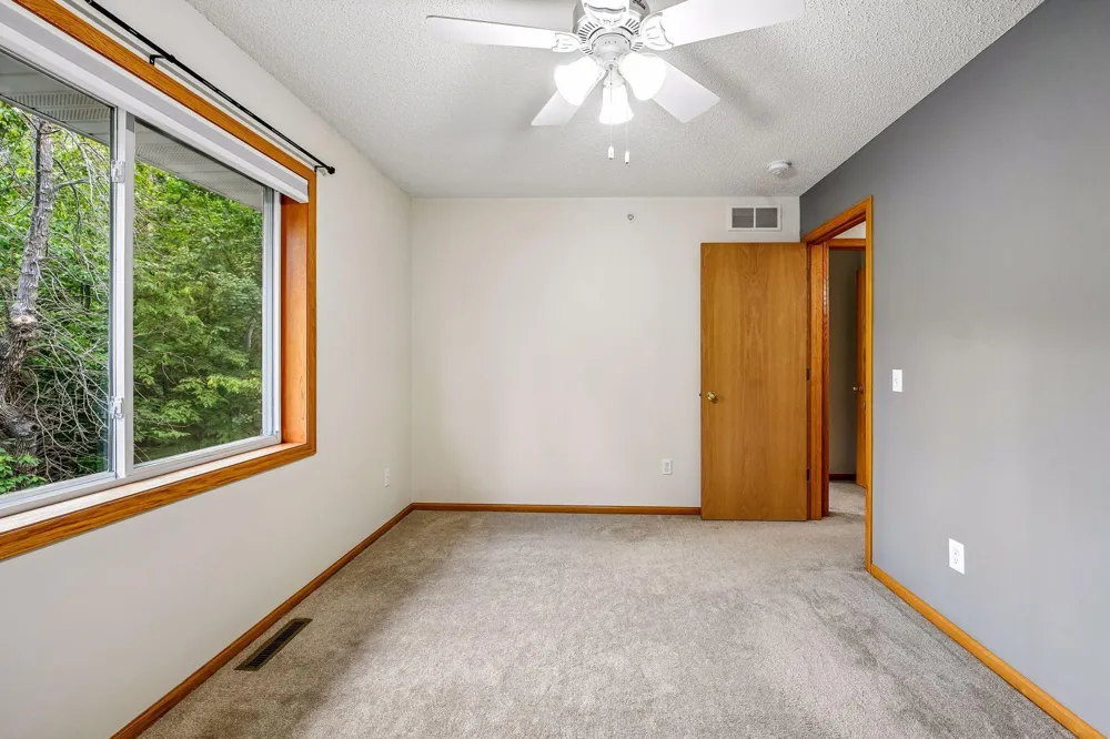 441 Pleasant Lane Chaska, MN 55318
