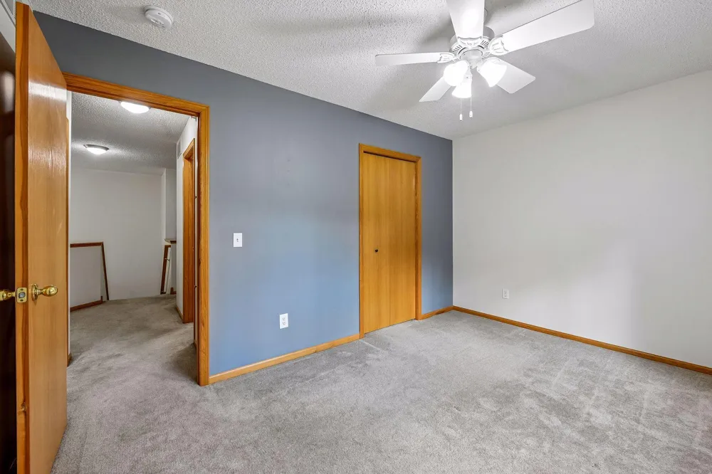 441 Pleasant Lane Chaska, MN 55318