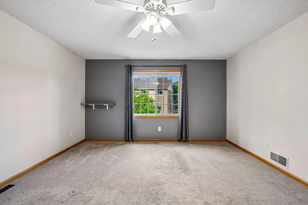 441 Pleasant Lane Chaska, MN 55318