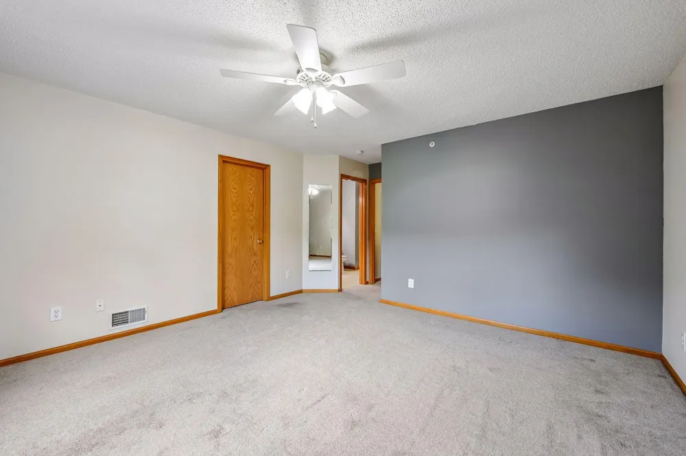 441 Pleasant Lane Chaska, MN 55318